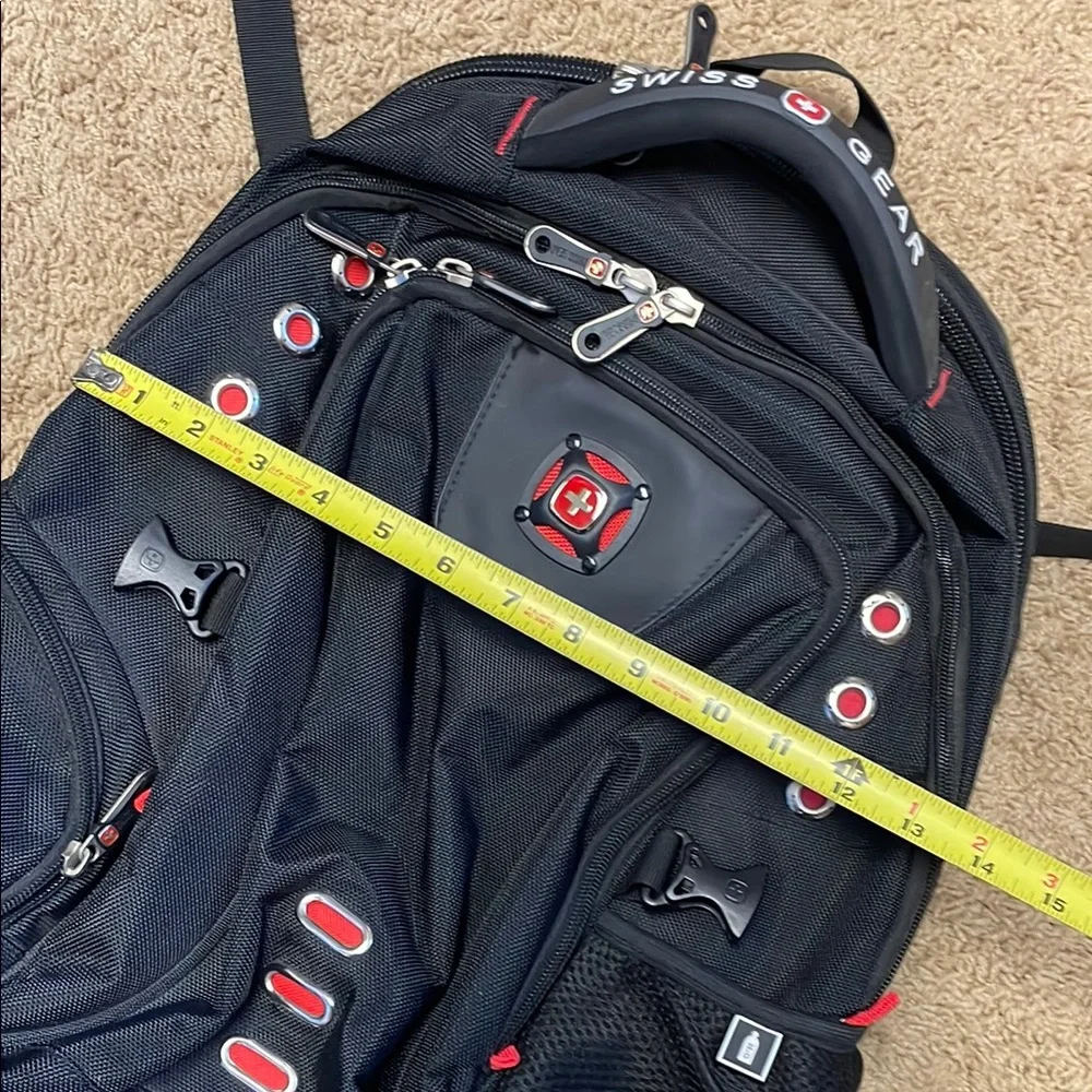 SwissGear Black Backpack with Padded Straps and Multiple Compartments